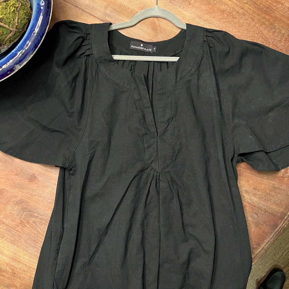Pomander Place flutter sleeve short dress